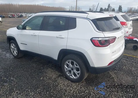 2025 Jeep Compass Latitude 4X4 z USA, uszkodzony, nr VIN 3C4NJDBN9ST617390